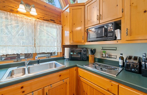 Sloat Cabin | Entire 200-acre, dog-friendly ranch with 4 homes, river access & fishing ponds