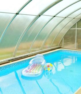 Popovicky Cabin | Entire 2nd floor of Villa with 3bedroom with large garden,BBQ,pool,sauna,free parking