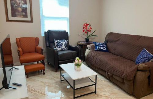 Bradenton House | Entire 2nd floor with 2 bedrooms and kitchenette in Bradenton