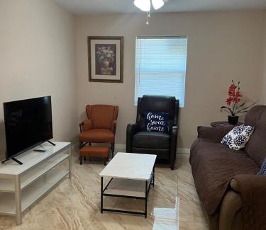 Bradenton House | Entire 2nd floor with 2 bedrooms and kitchenette in Bradenton