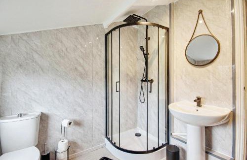 Gloucester House | Entire 3 bed house in Gloucester