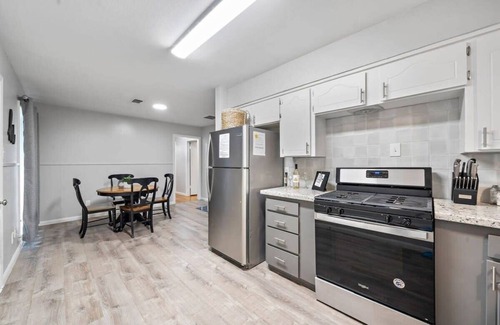 Deer Park House | Entire 3 bedroom 1 and half bath home in Deer Park high speed wifi