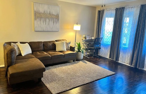 Orange Prairie House | Entire 3 Bedroom Home, Quiet & Safe Neighborhood