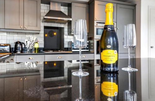 Ware Apartment | Entire 3 Bedroom House Contractors Families Relocators
