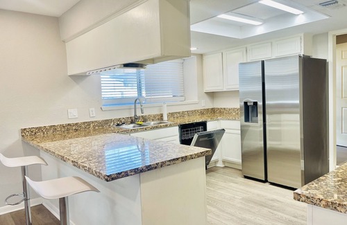 Quail Valley House | Entire 3 bedroom 2.5 baths Spacious and Stylish Home in the Heart of Houston