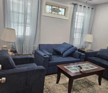 Greenville Apartment | Entire 3 bedrooms Apt,10sleepers ,15 mins to NYC