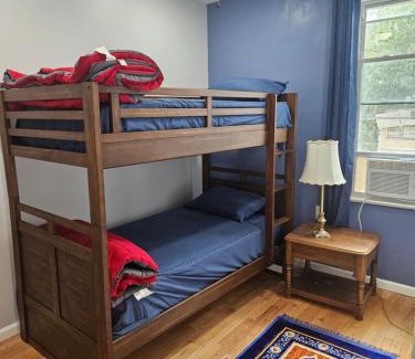 Greenville Apartment | Entire 3 bedrooms Apt,10sleepers ,15 mins to NYC