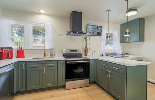 Olympia House | Entire 3B Rambler house with AC in Olympia Near Downtown Hospitals