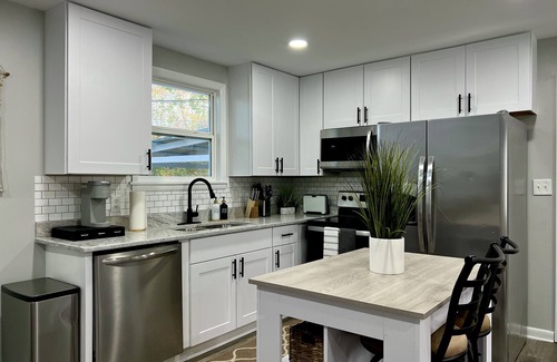 Clarksville House | Entire- 3BR Stylish and Cozy Home - 10 min from post and downtown