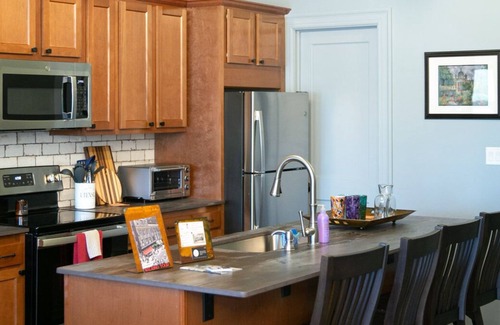 Downtown Syracuse Apartment | Entire 3rd Floor Apartment in Hanover Square