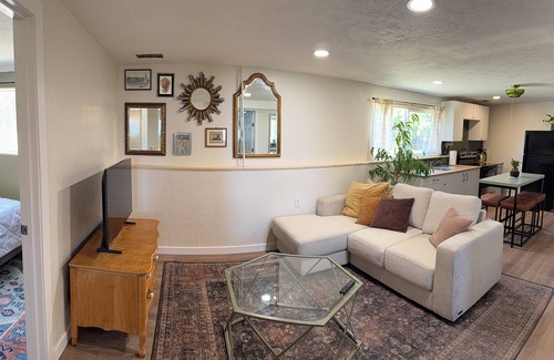 West Valley City House | Entire 4-bedroom house in West Valley City with AC near USANA + AIRPORT