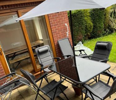 Mapperley House | Entire -4 Bedrooms Detached House with Driveway