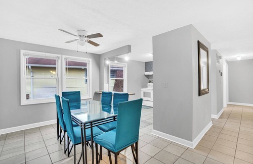 Valley Station House | Entire 4 bedrooms & free parking on a private corner lot.