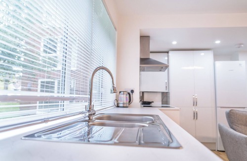 Edgbaston Apartment | Entire 4 Beds 4 Baths Entire flat at 5 mins to city cent & Q. Elizabeth Hospital