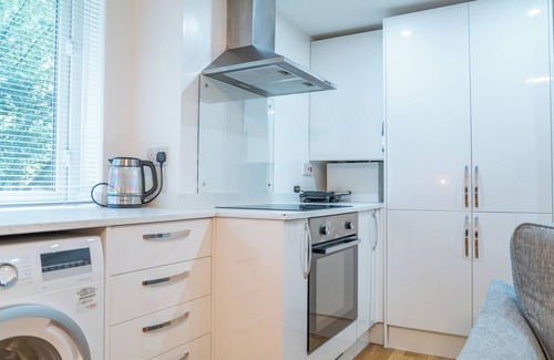 Edgbaston Apartment | Entire 4 Beds 4 Baths Entire flat at 5 mins to city cent & Q. Elizabeth Hospital