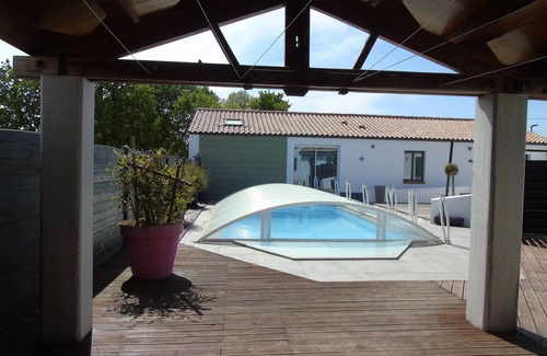 Bois-de-Cene Apartment | Entire accommodation with private pool