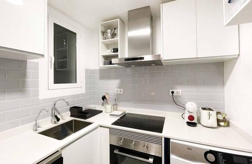 El Raval Apartment | Entire accommodation: centrally located apartment in Barcelona