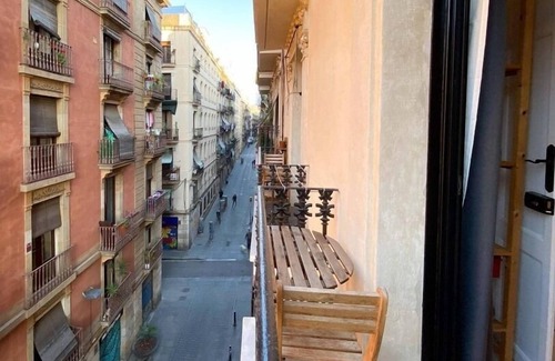 El Raval Apartment | Entire accommodation: centrally located apartment in Barcelona
