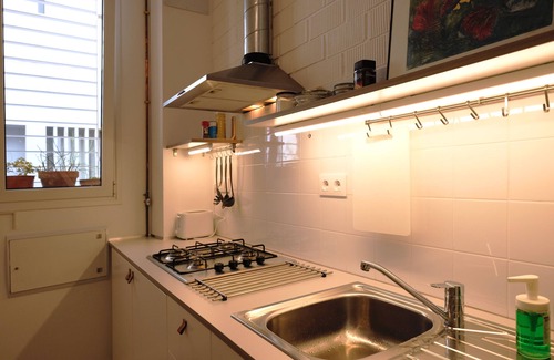 San Gil House | Entire and independent house with parking in the heart of Seville