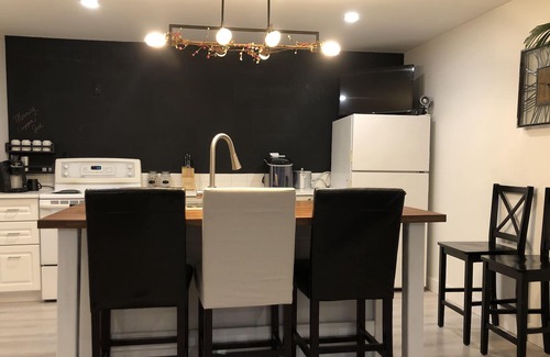 Stratford Apartment | Entire apartment in house