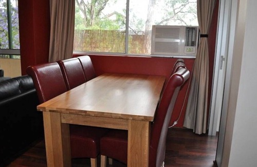 Penrith House | Entire Apartment in Penrith