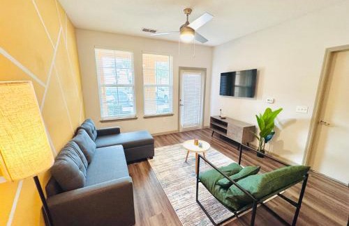 Kissimmee Apartment | Entire Apartment King Bed, Pets Welcome, 15 Min to Parks, Resort-Style Amenities