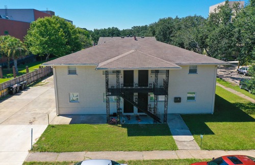 Fillmore Apartment | Entire Apartment near Lake Pontchartrain | Gentilly New Orleans