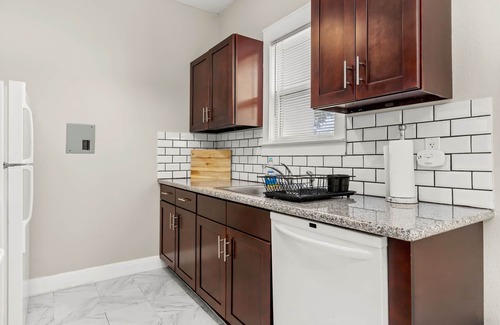 Midtown Apartment | Entire Apartment Near Downtown, Pearl, Riverwalk