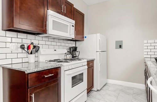 Midtown Apartment | Entire Apartment Near Downtown, Pearl, Riverwalk