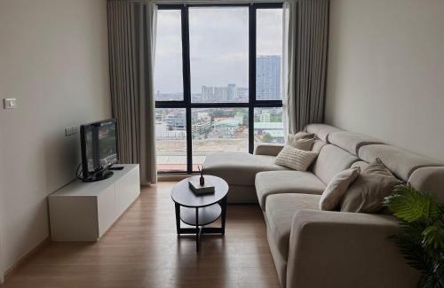 Khlong Kluea Apartment | Entire apartment near train station with pool & views