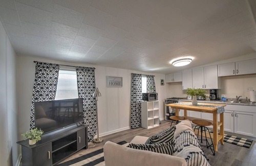 Highland House | Entire Apartment Near Hospitals 80/94 B Richard Upstairs