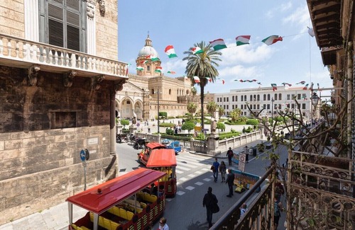Albergheria House | Entire apartment with Cathedral view, 2 bedrooms and 2 bathrooms, fully equipped