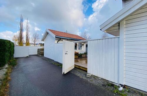 Sandnes Apartment | Entire apartment with free parking