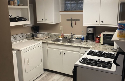 Sunbury House | Entire aptmt in peaceful, secluded neighborhood!