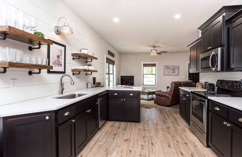 Bella Vista House | Entire Back 40 Bungalow 2bd 2ba Sleeps 6