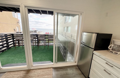 South Oceanside House | Entire Beachfront Home W/SPA & Private Large Backyard!