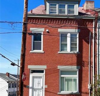 Lawrenceville House | ENTIRE Big Home Close To Events - 2 Family Rooms - Kids Play Nook - Private Patio & Firepit