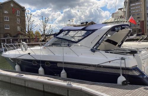 Tower Hill Boat Rental | Entire Boat at St Katherine Docks 2 Available select using room options