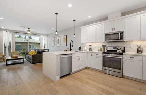 North Park House | Entire Brand New 2-Bedroom #6 Luxury Townhouse