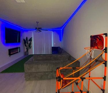 Auburndale House | Entire Brand New Modern Lake House Family Fun