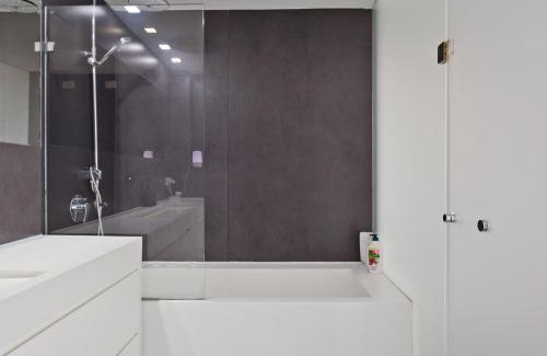 Old North Apartment | Entire Building 4 Floors! Steps to the beach, right in front of the TLV Port