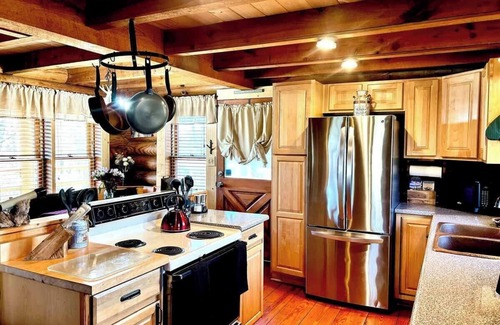Maryville Cabin | Entire Cabin 15 mins to The Great Smoky Mountains