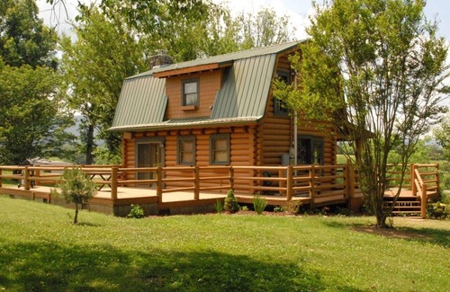 Maryville Cabin | Entire Cabin 15 mins to The Great Smoky Mountains