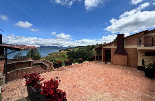 Aquitania Cottage | Entire cabin in front of Lake Tota - Villa Benilda