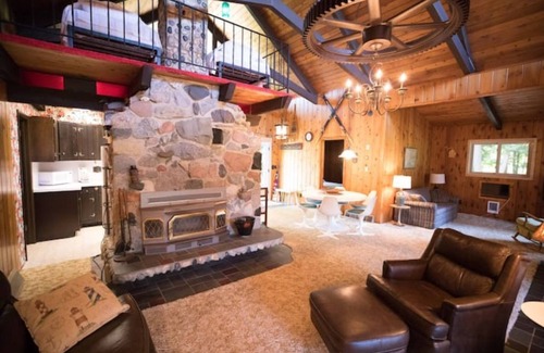 Benzonia Cabin | Entire cabin-Private lake, tranquil, outdoor fun