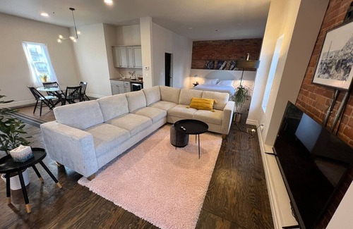 Brush Park House | Entire Carriage House w/garage downtown