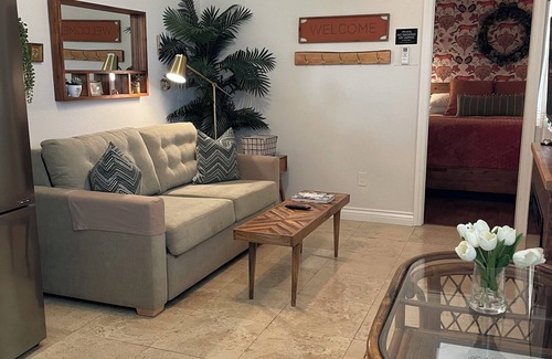 Murrieta Apartment | Entire Casita and Cal king bed, sofa bed and kitchen just minutes from Temecula.