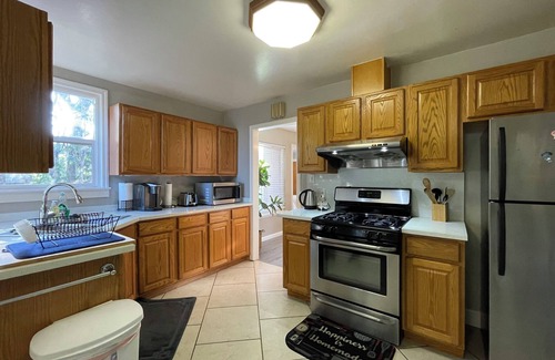 Shoreview House | Entire charming 3B2B house, 10 minutes to SFO