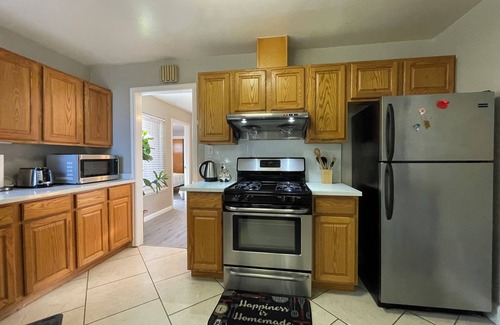 Shoreview House | Entire charming 3B2B house, 10 minutes to SFO