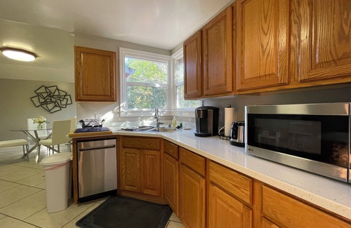 Shoreview House | Entire charming 3B2B house, 10 minutes to SFO